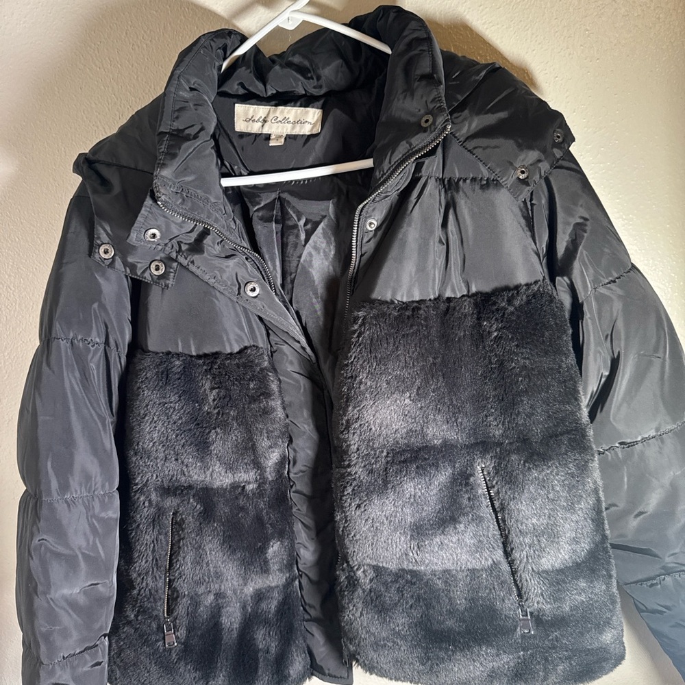Black Faux Fur-Trim Puffer Jacket - Women